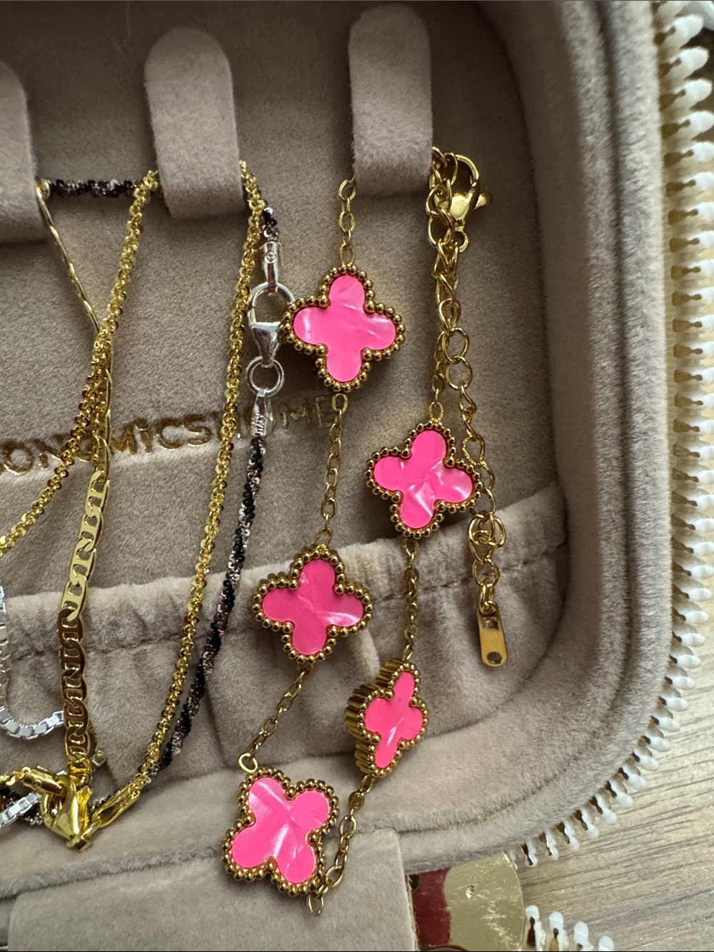 Gold Clover hot pink Enamel Bracelet - Van Cleef Style - Picture 6 of 6